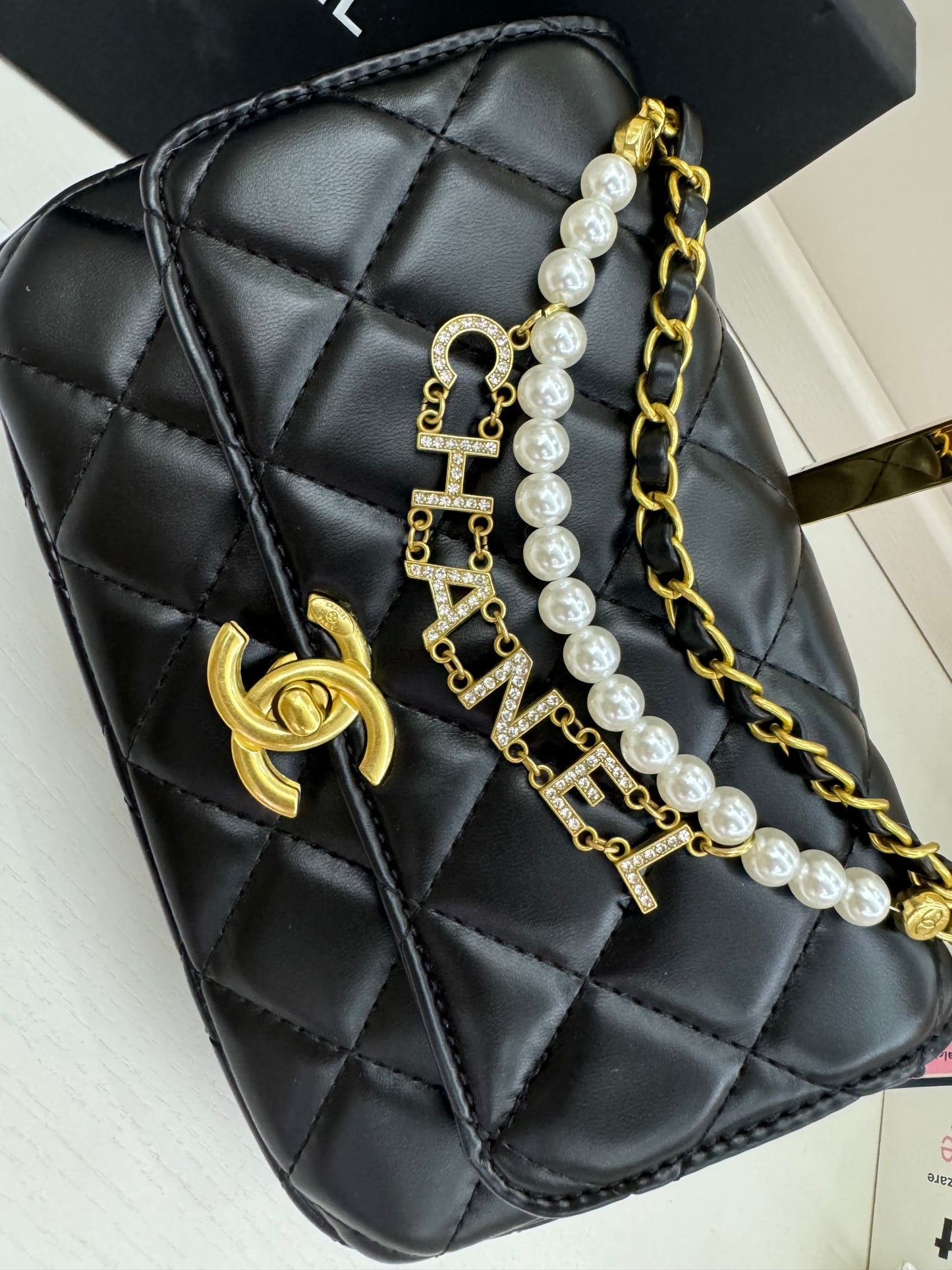 Chanel gift vip perle