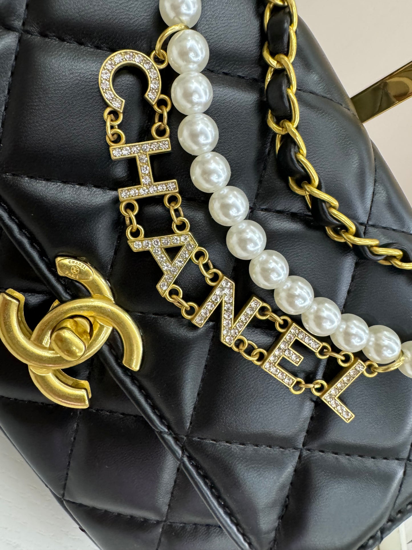 Chanel gift vip perle