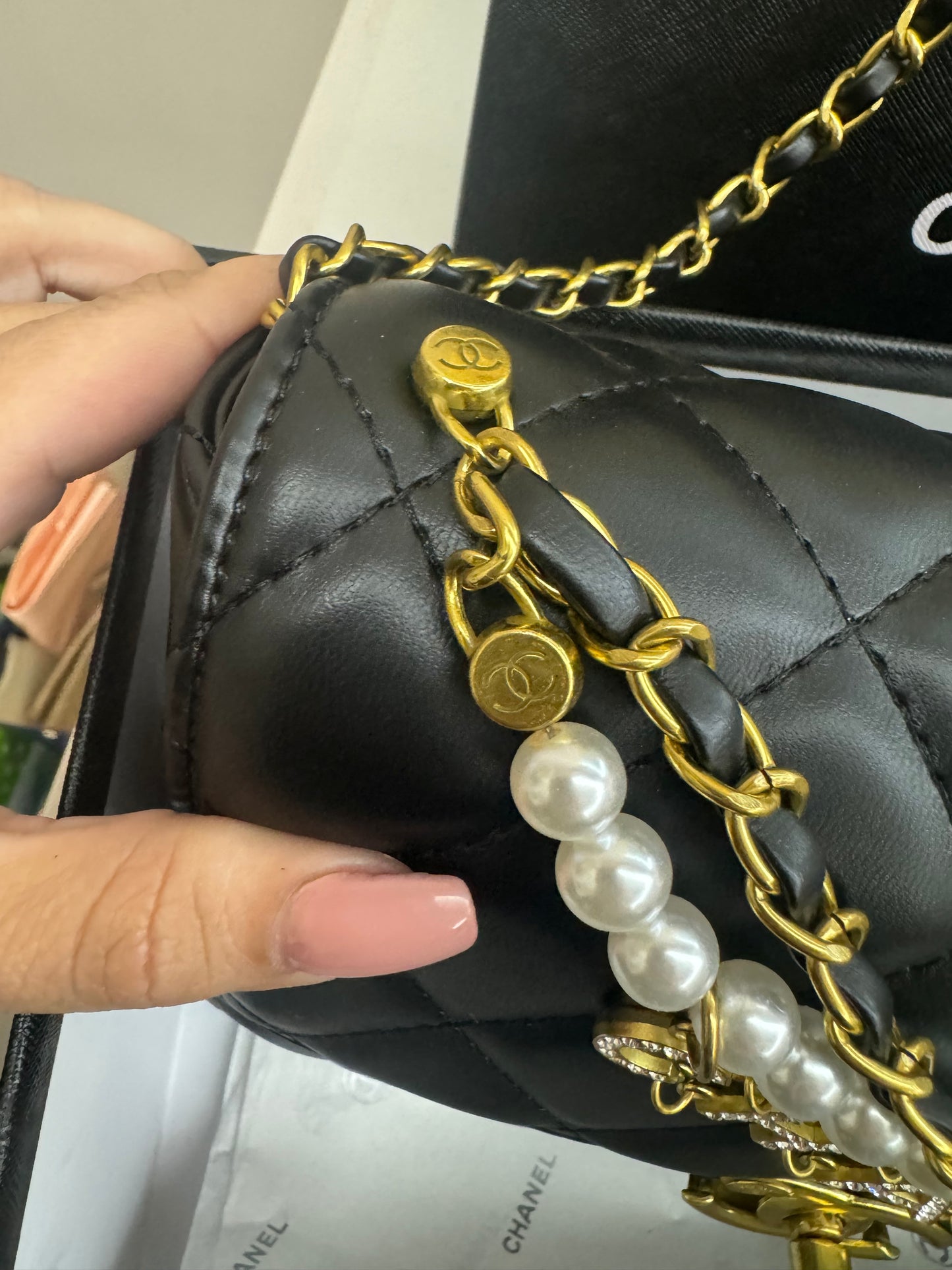 Chanel gift vip perle
