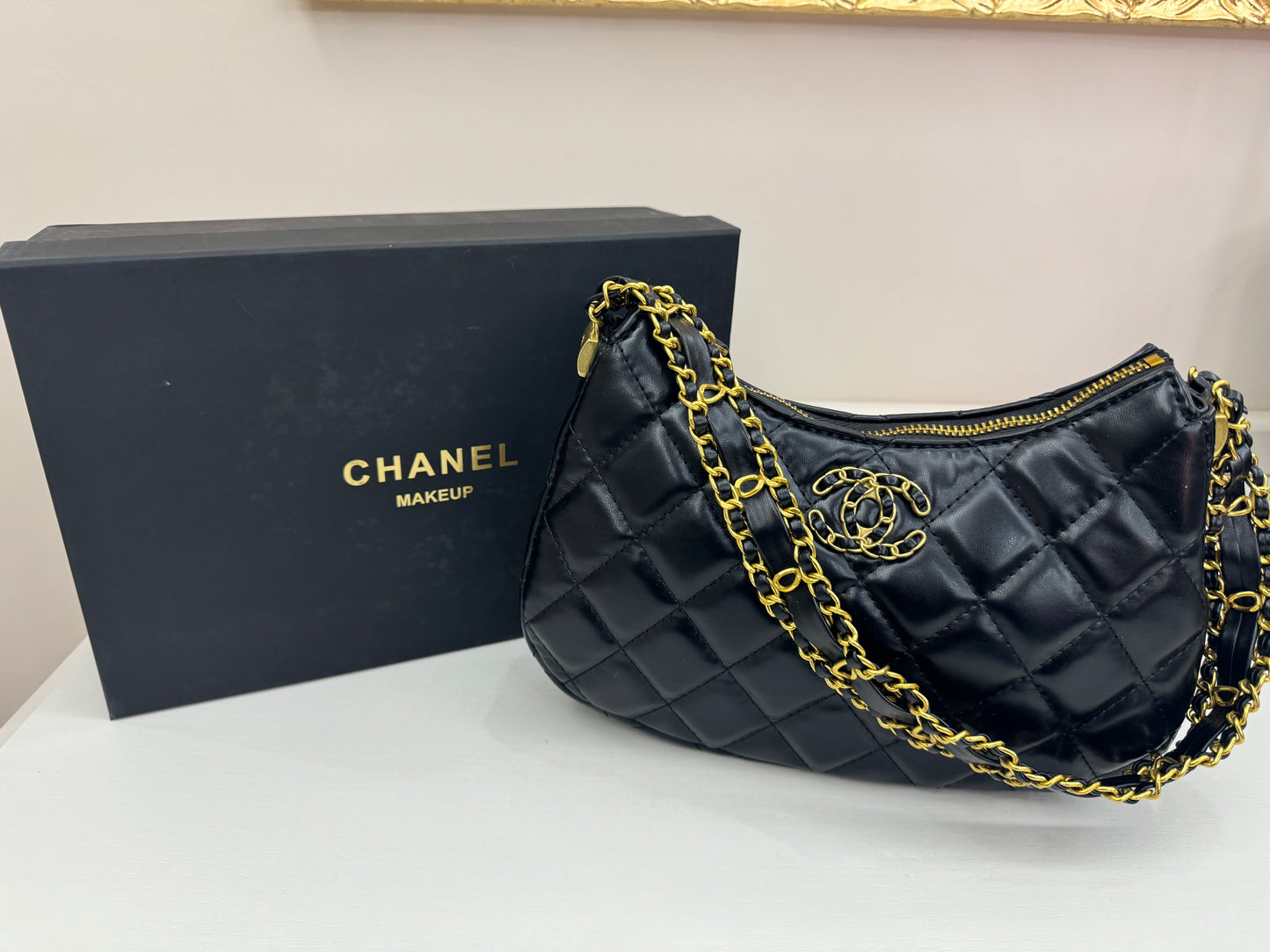Chanel gift vip mezza luna