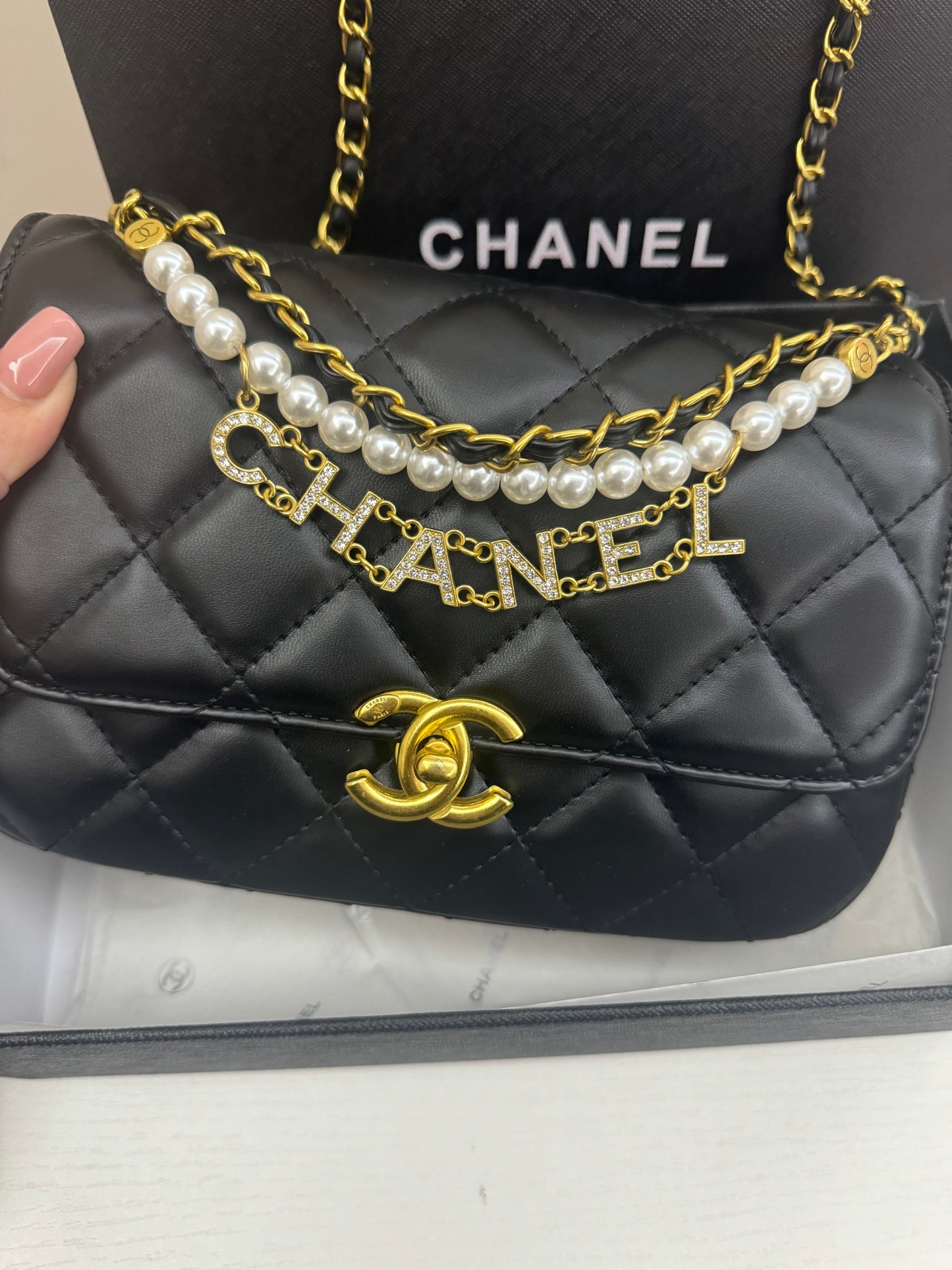 Chanel gift vip perle