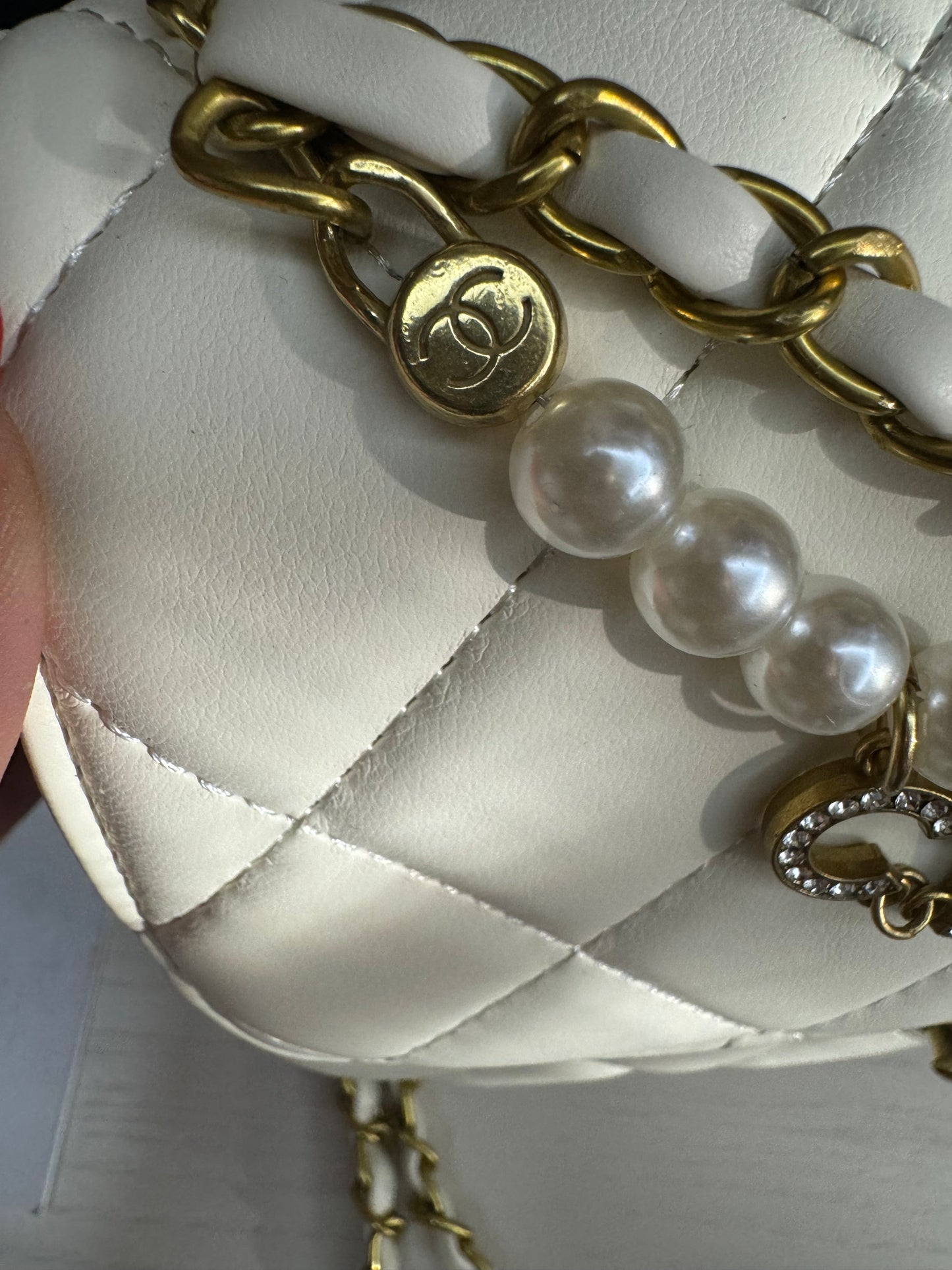 Chanel gift vip perle colore panna