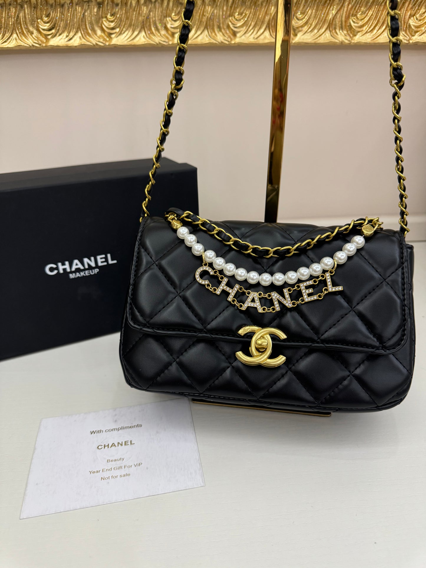 Chanel gift vip perle