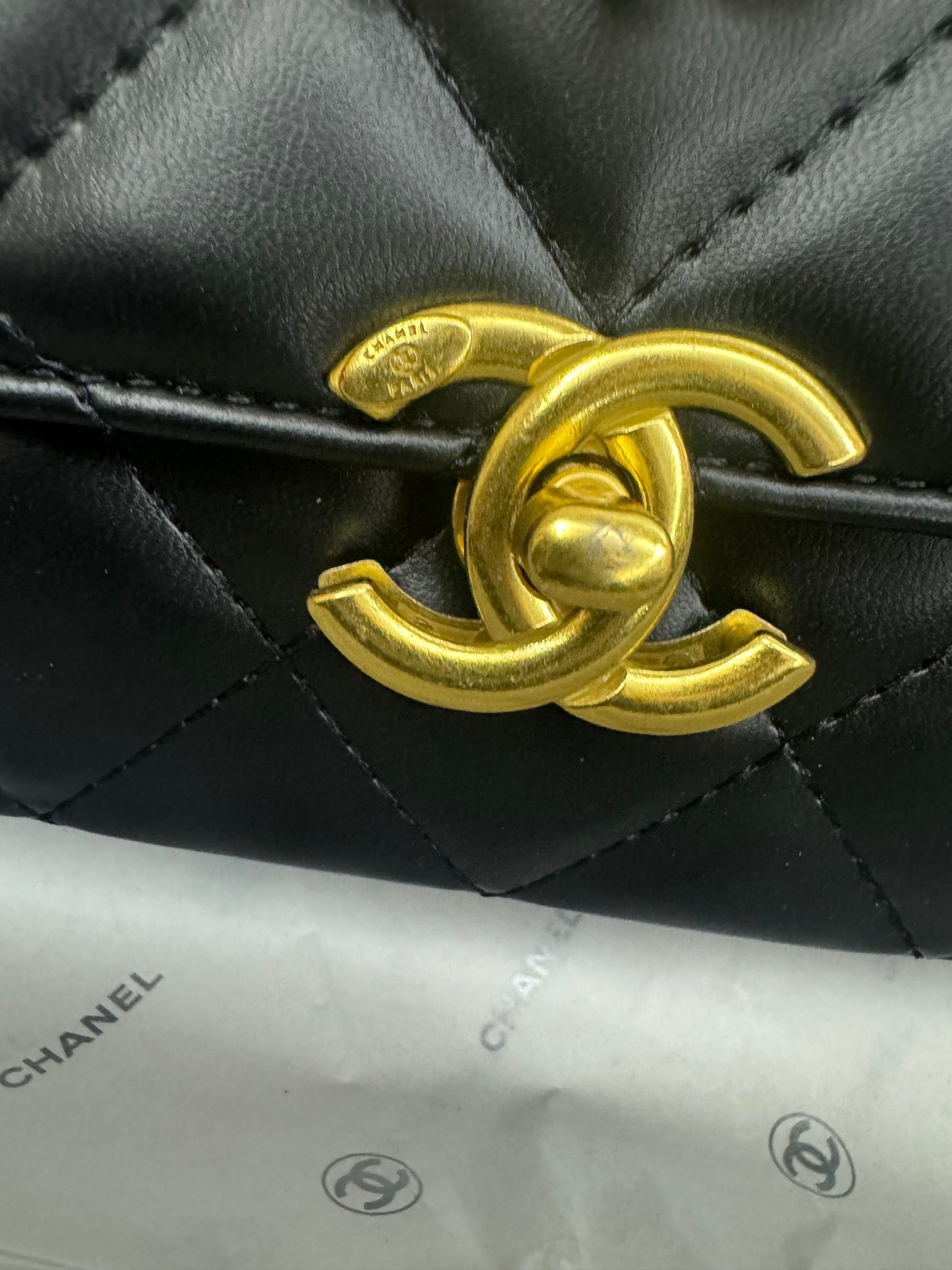 Chanel gift vip perle