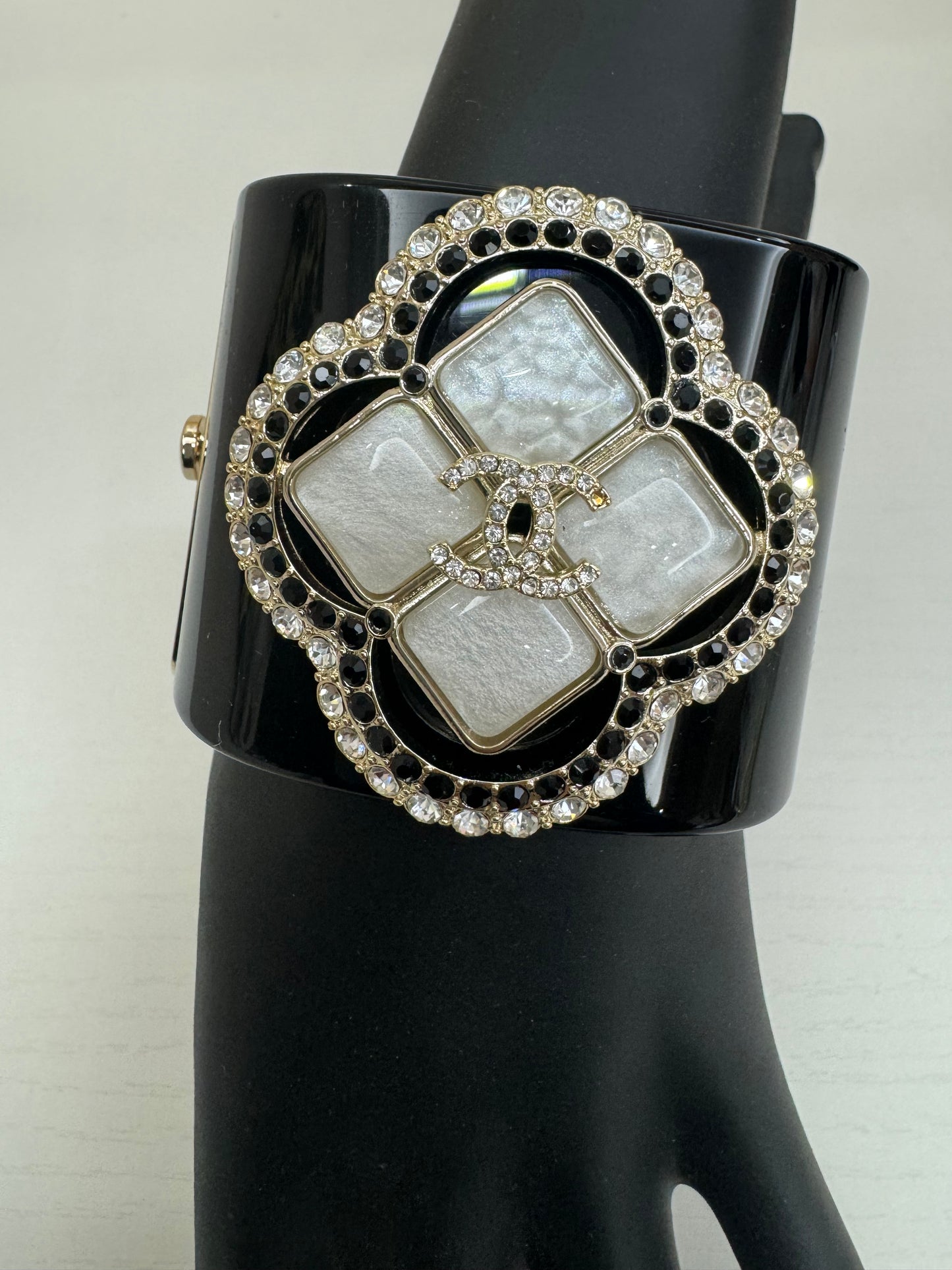 Chanel gift vip bracciale