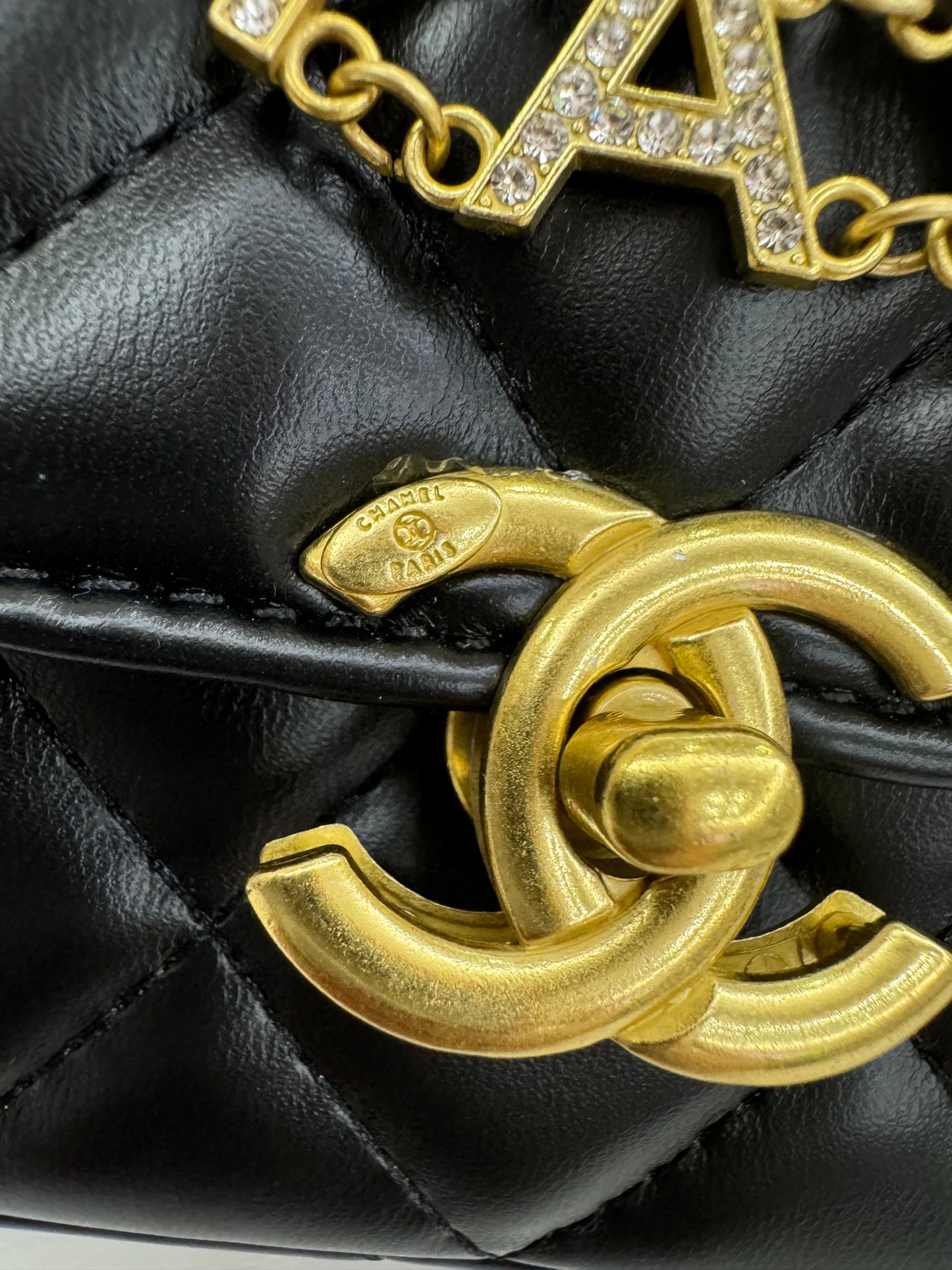 Chanel gift vip perle