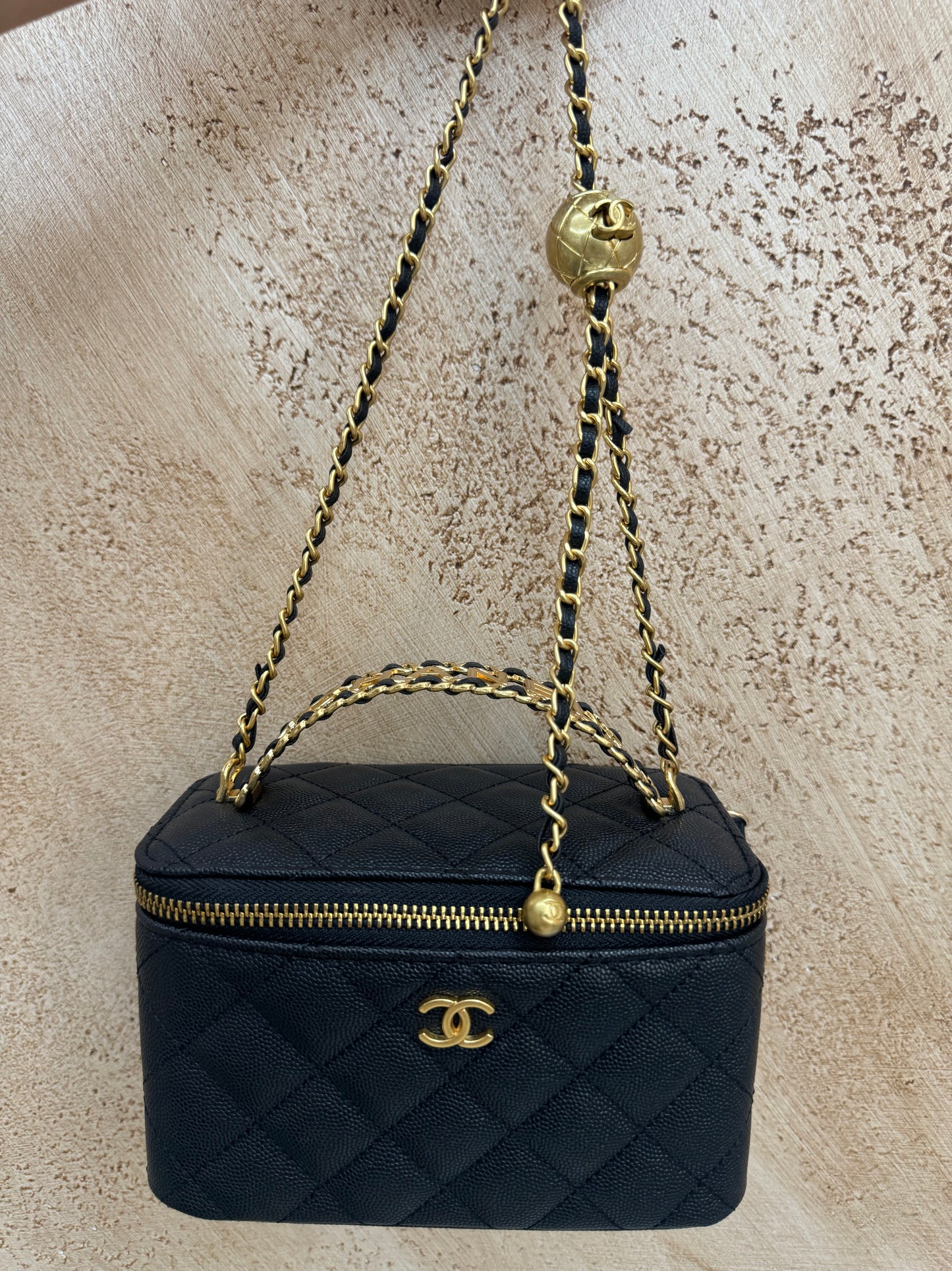 Chanel gift vip vanity