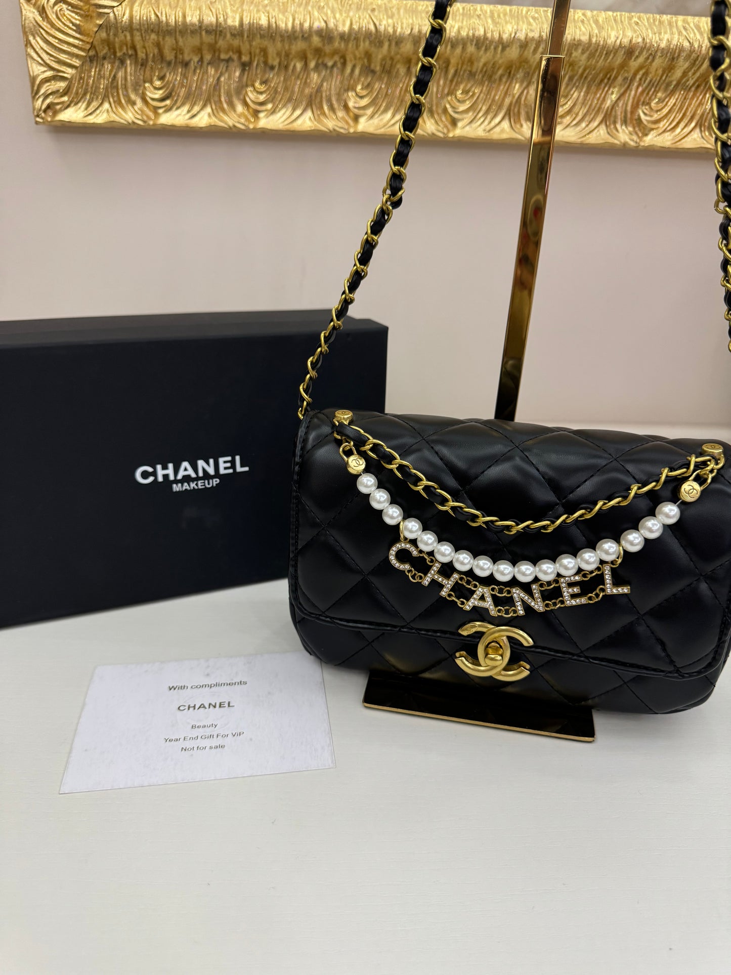 Chanel gift vip perle