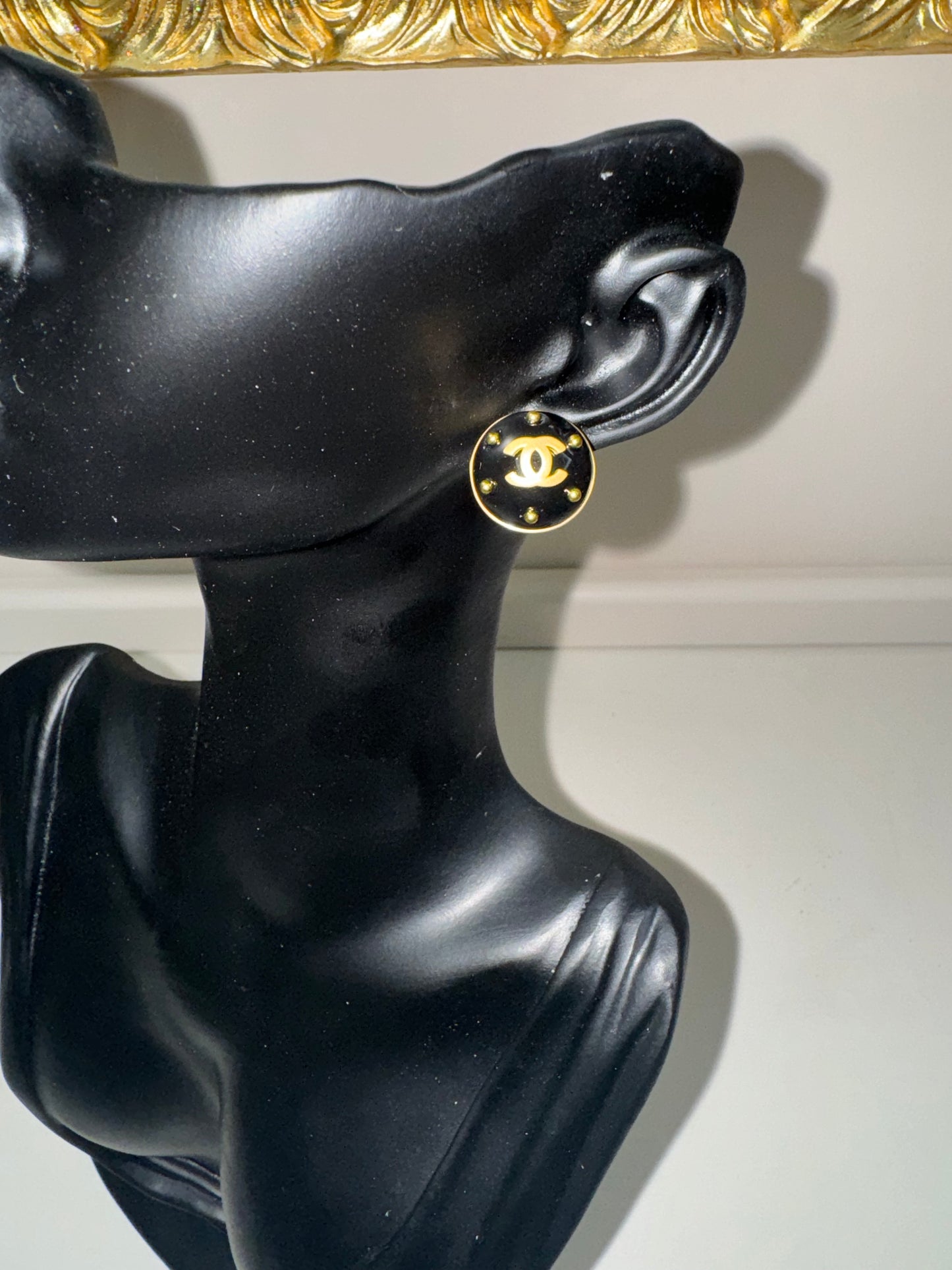 Chanel gift vip orecchini bottone rotondo