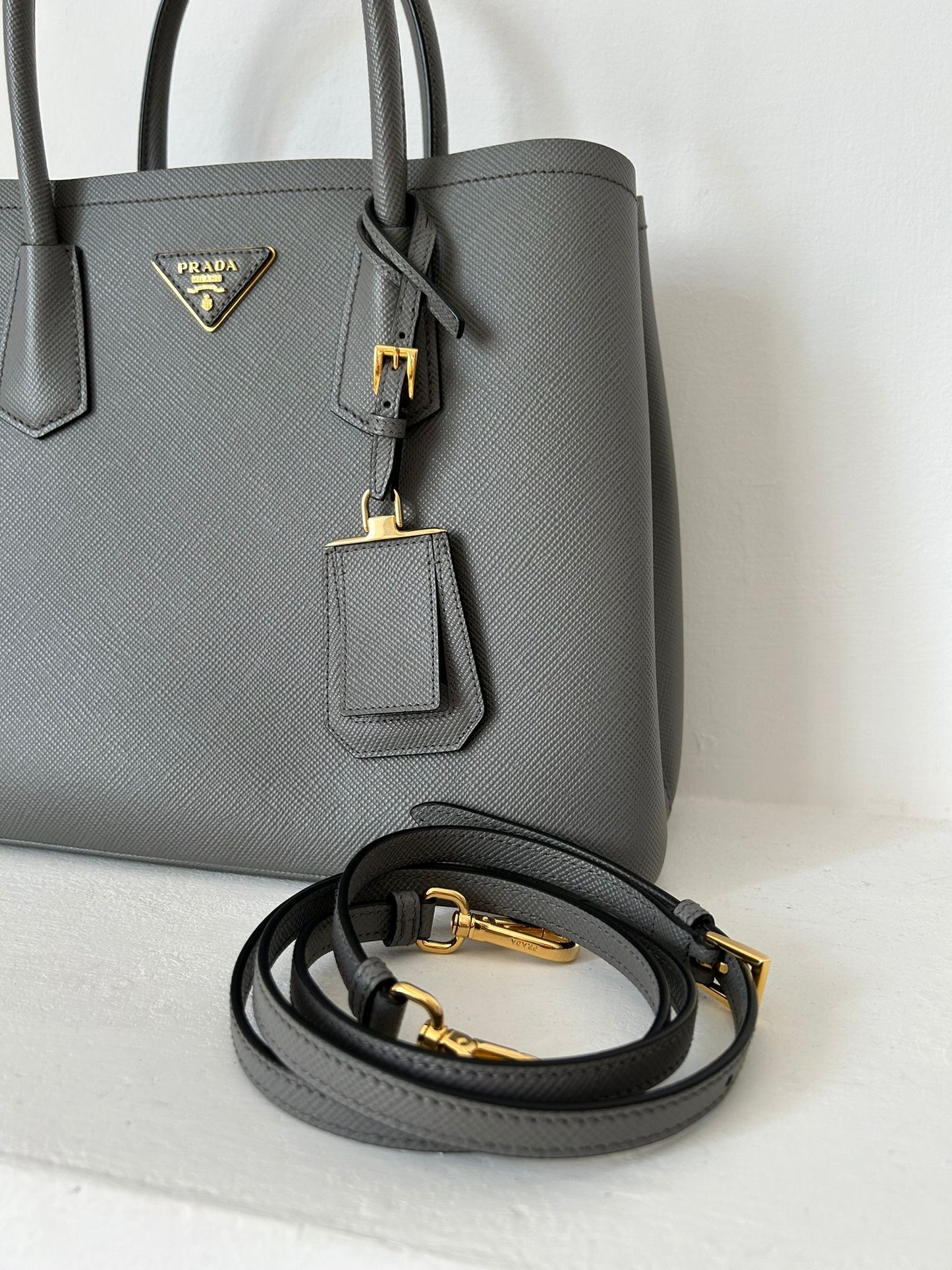 Prada Double Medium in pelle Saffiano Cuir