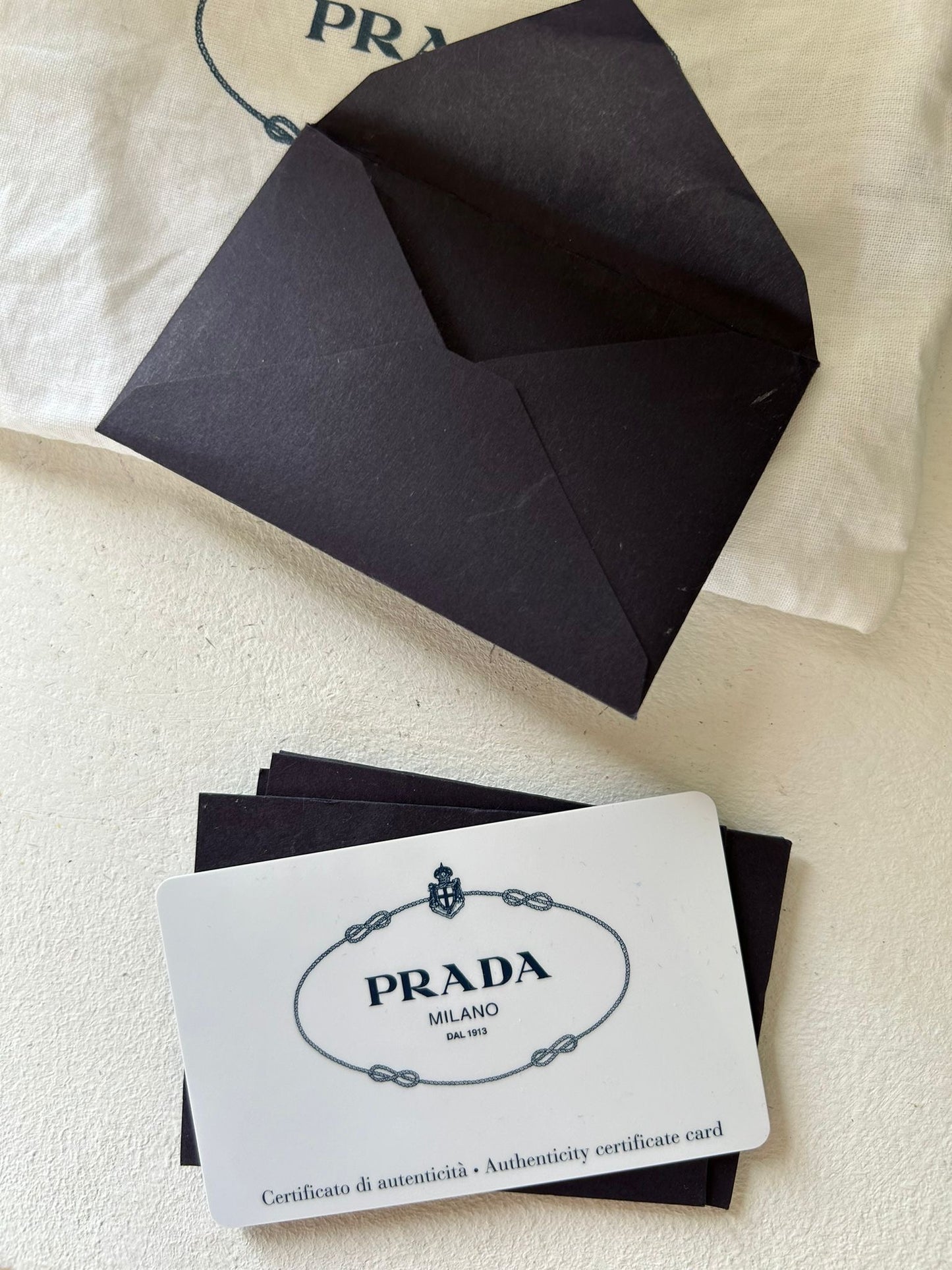 Prada Double Medium in pelle Saffiano Cuir