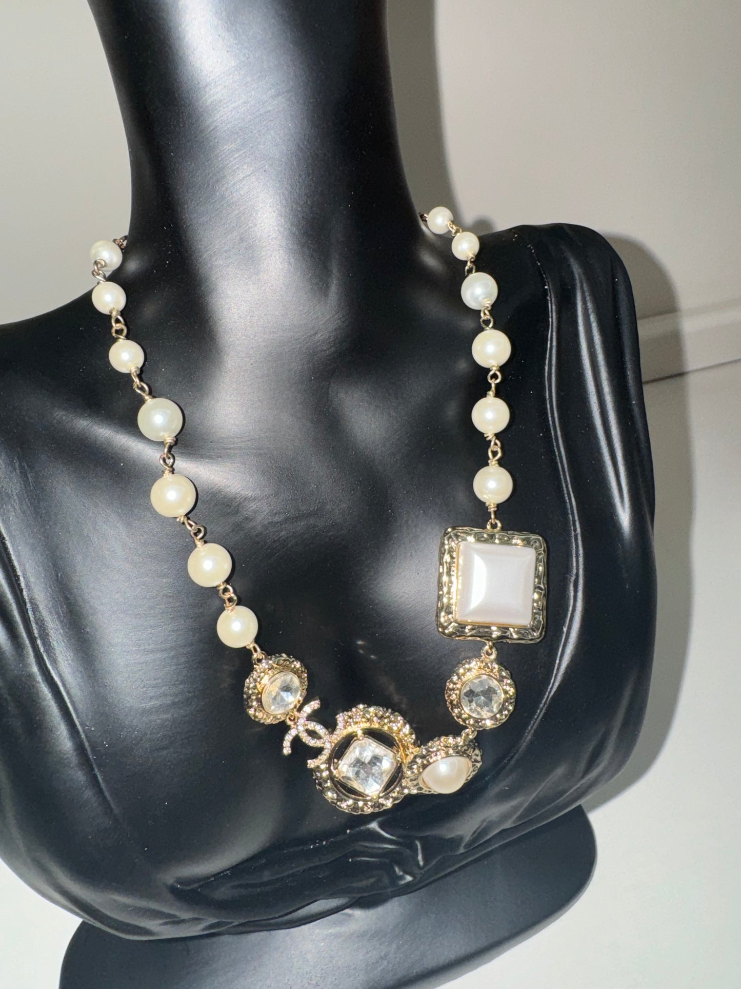 Chanel gift vip collana girocollo di perle