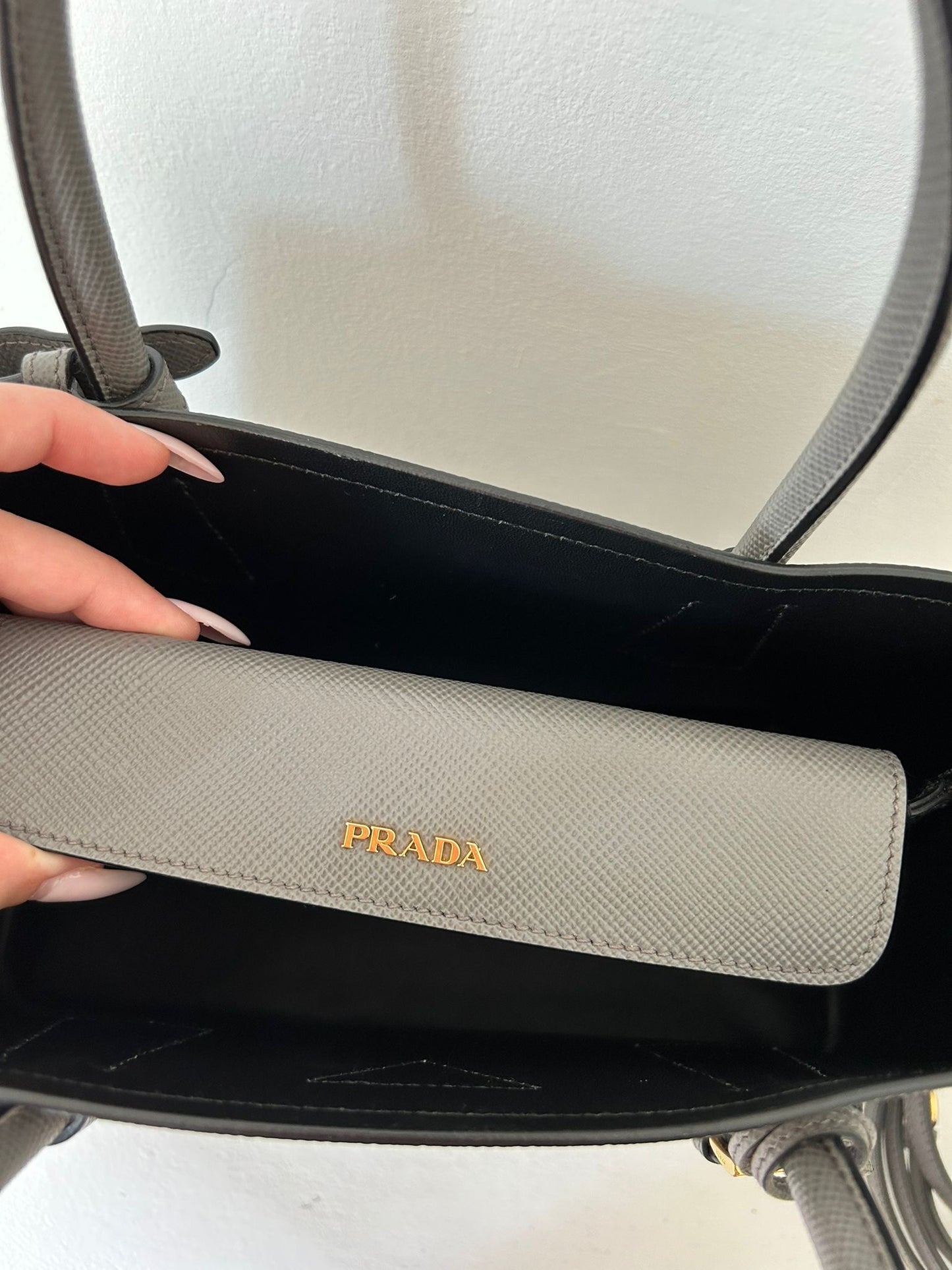 Prada Double Medium in pelle Saffiano Cuir