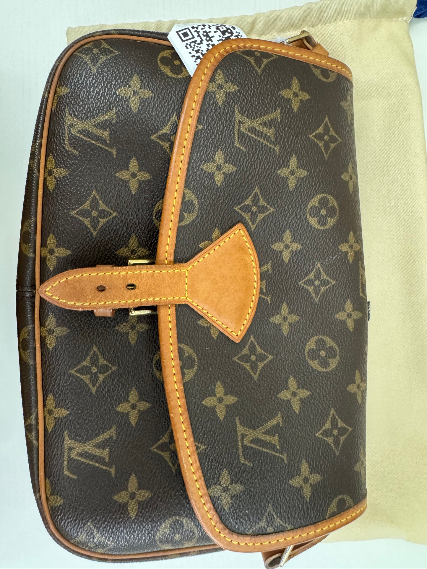 Louis Vuitton Sologne