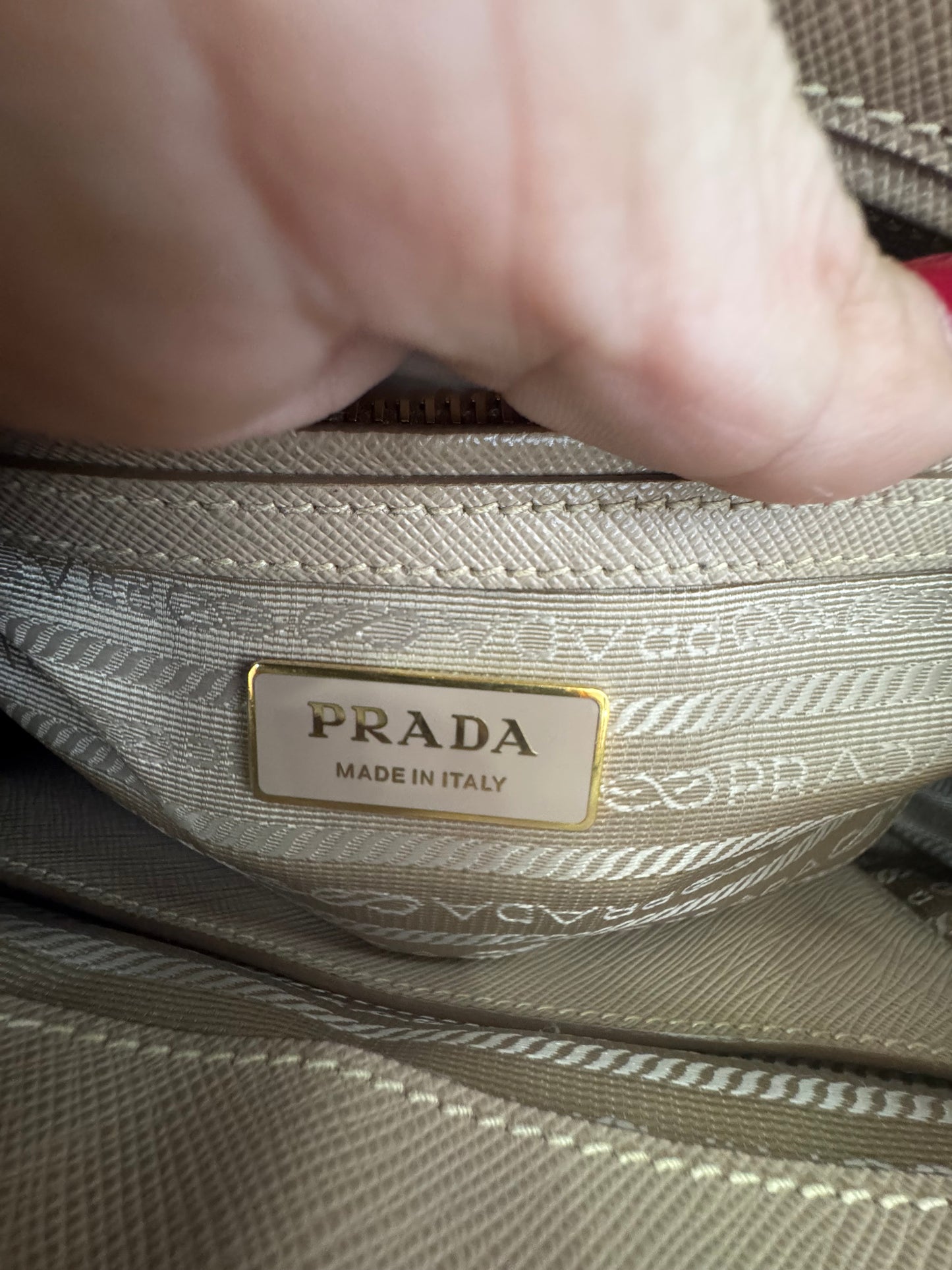 Prada Galleria Medium