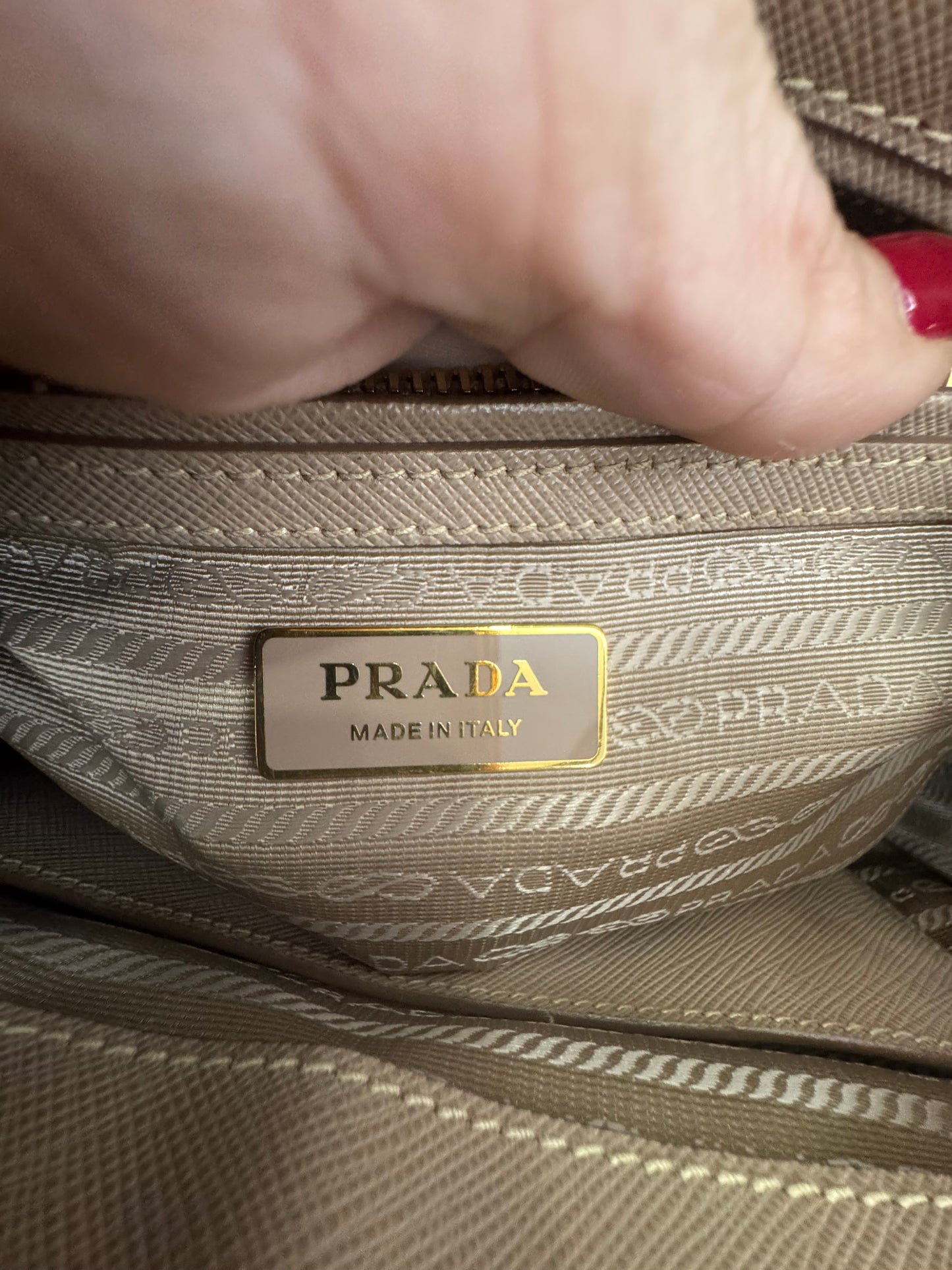 Prada Galleria Medium
