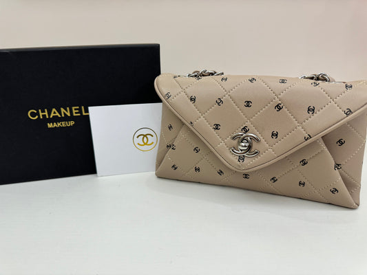 Chanel gift vip busta beige