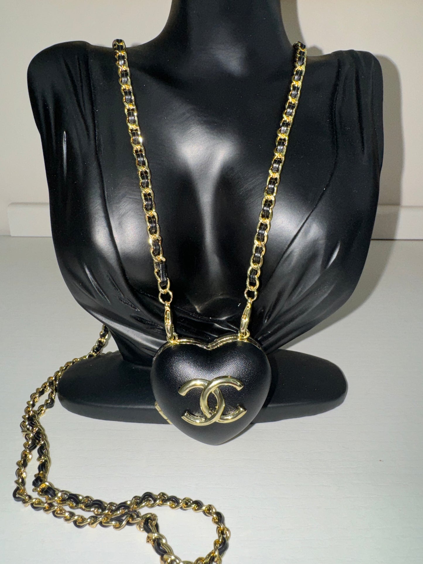 Chanel gift vip borsetta/collana porta AirPods