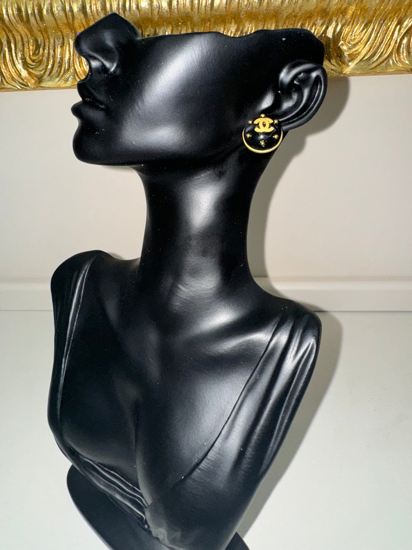 Chanel gift vip orecchini bottone rotondo