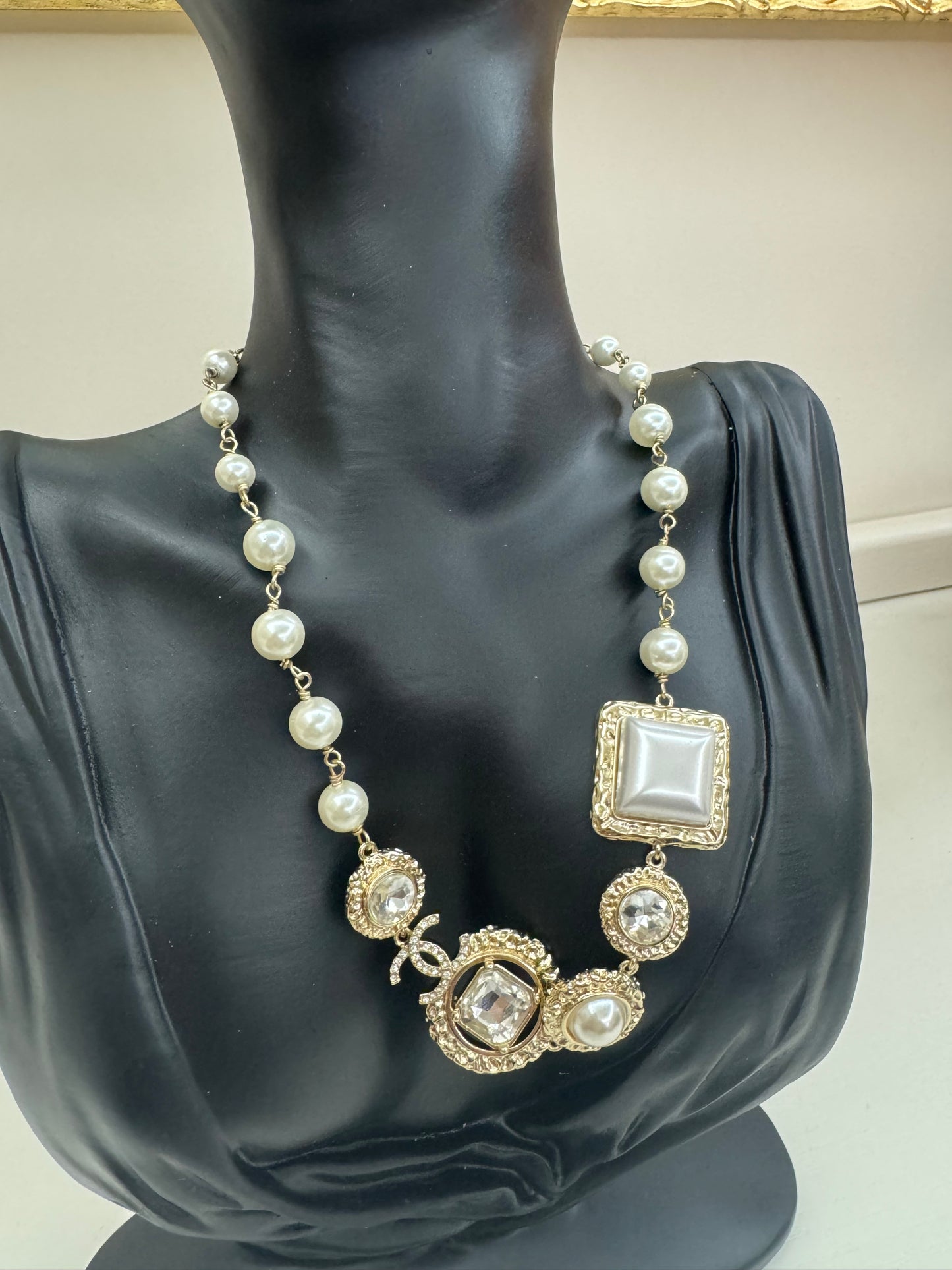 Chanel gift vip collana girocollo di perle