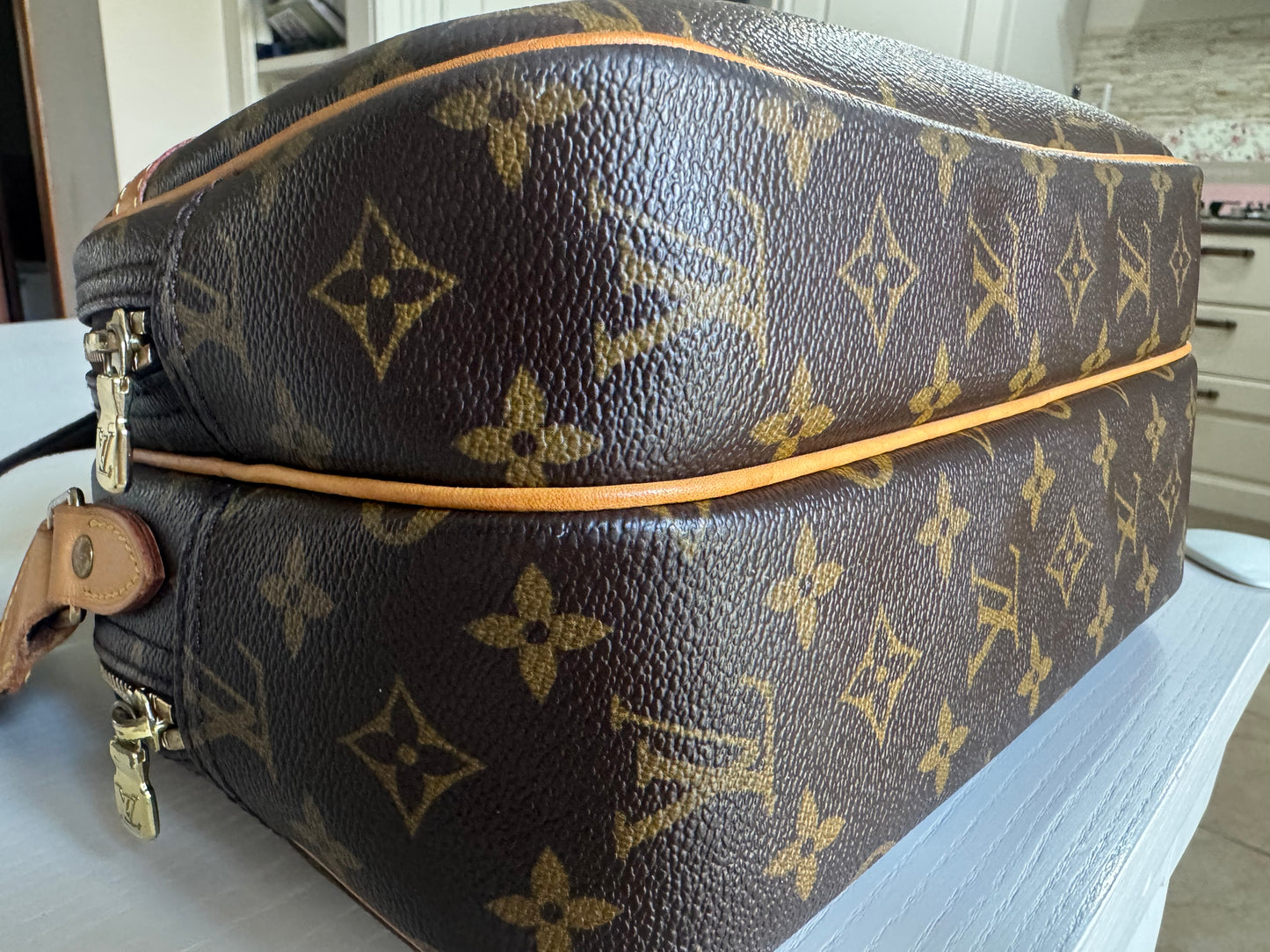 Louis Vuitton Report PM