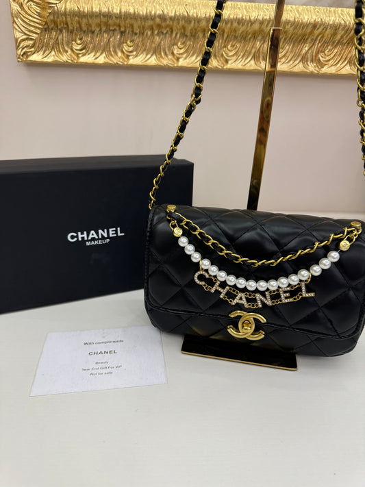 Chanel gift vip perle