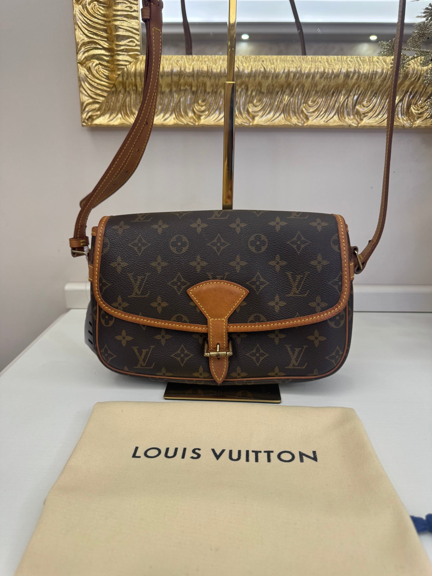 Louis Vuitton Sologne