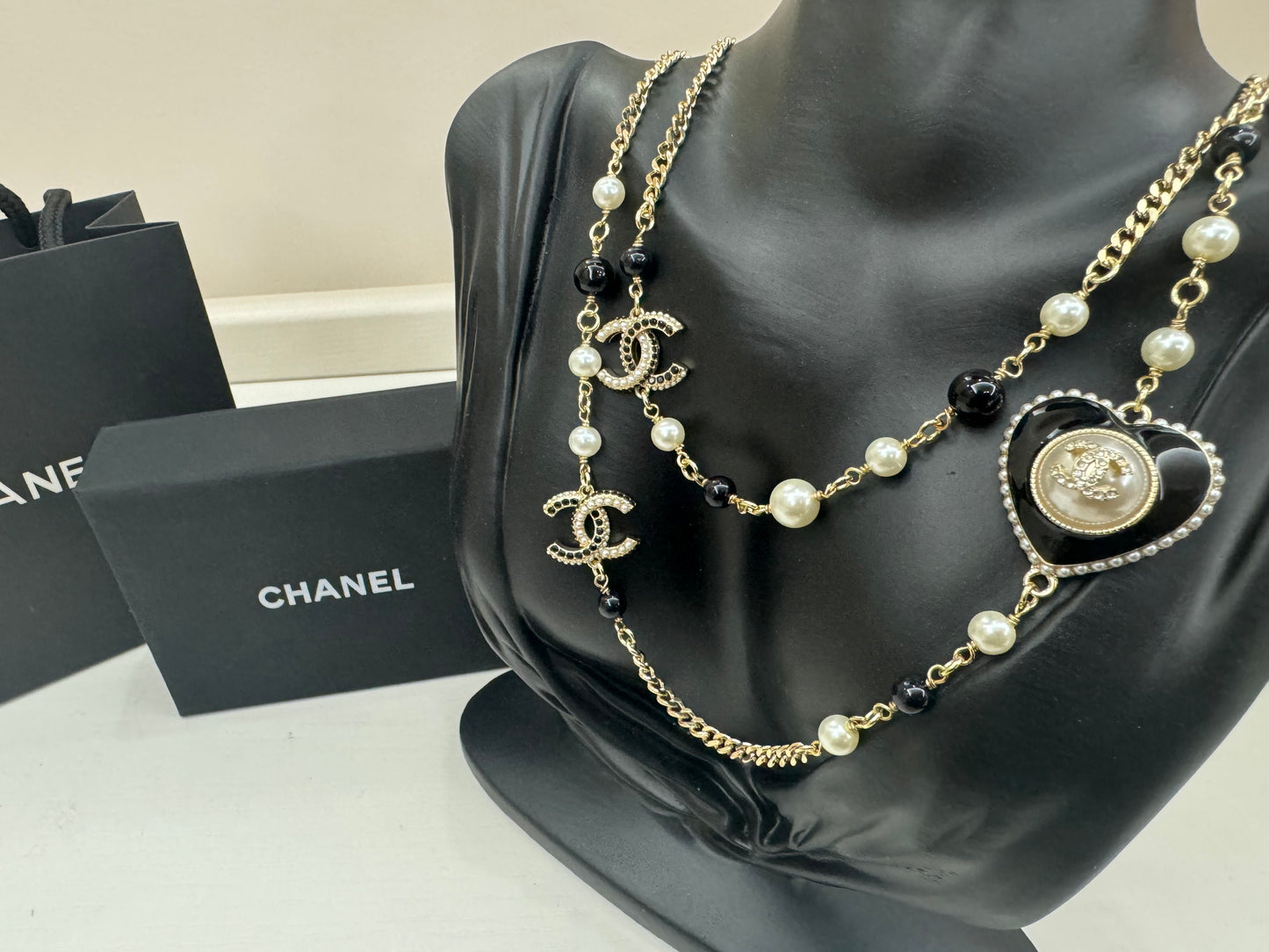 Chanel gift vip collana lunga