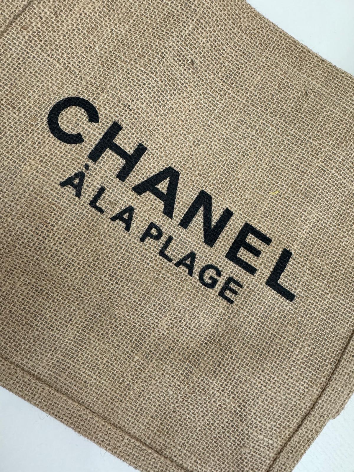 Chanel a la plage vip